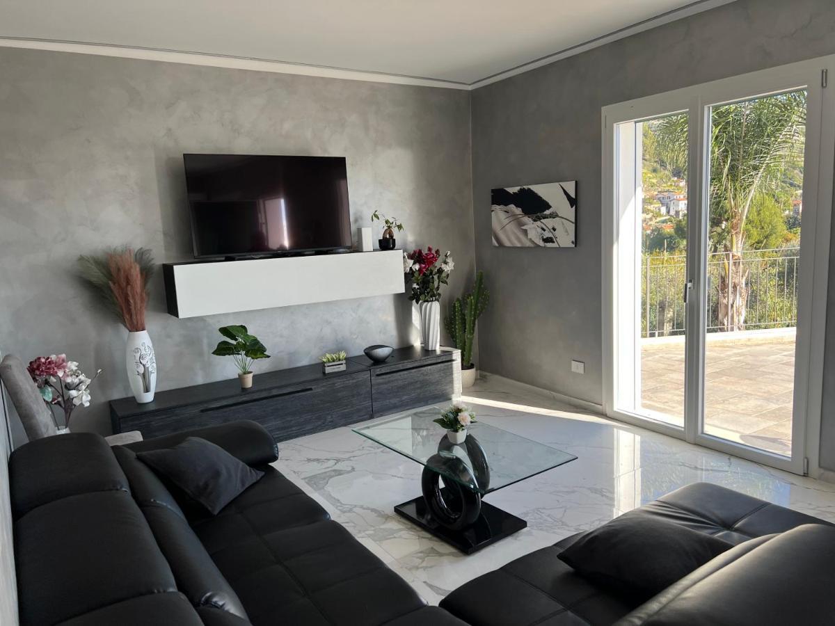 Corso Montecarlo Apartment Ventimiglia Bagian luar foto