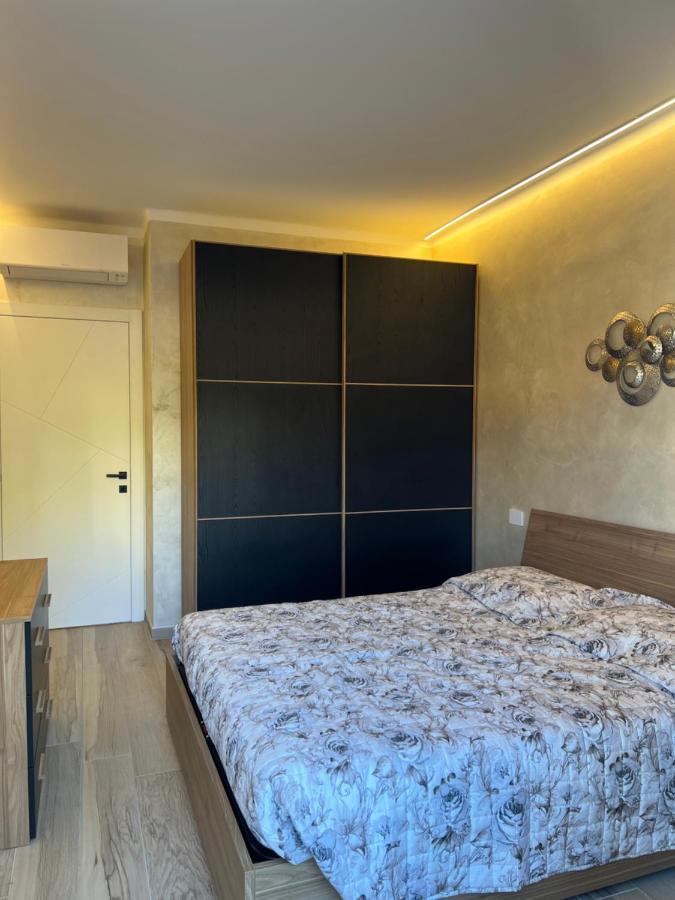 Corso Montecarlo Apartment Ventimiglia Bagian luar foto
