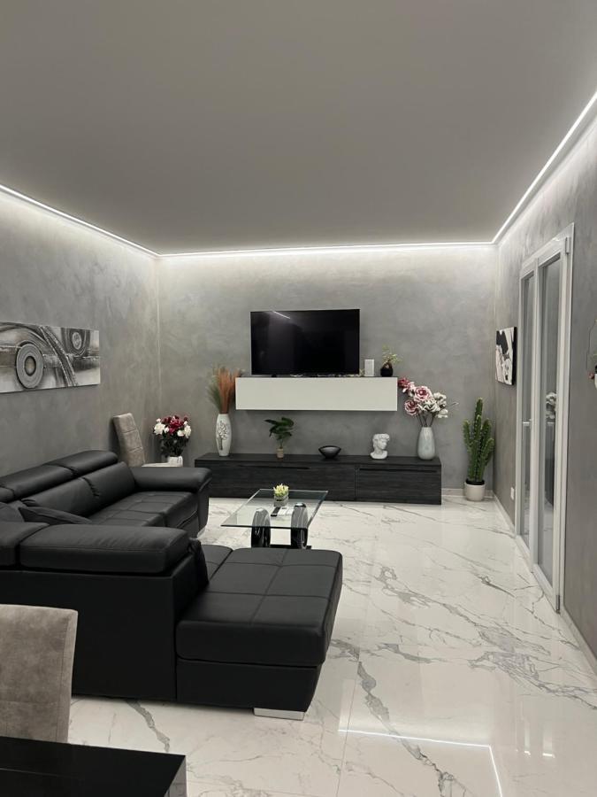 Corso Montecarlo Apartment Ventimiglia Bagian luar foto