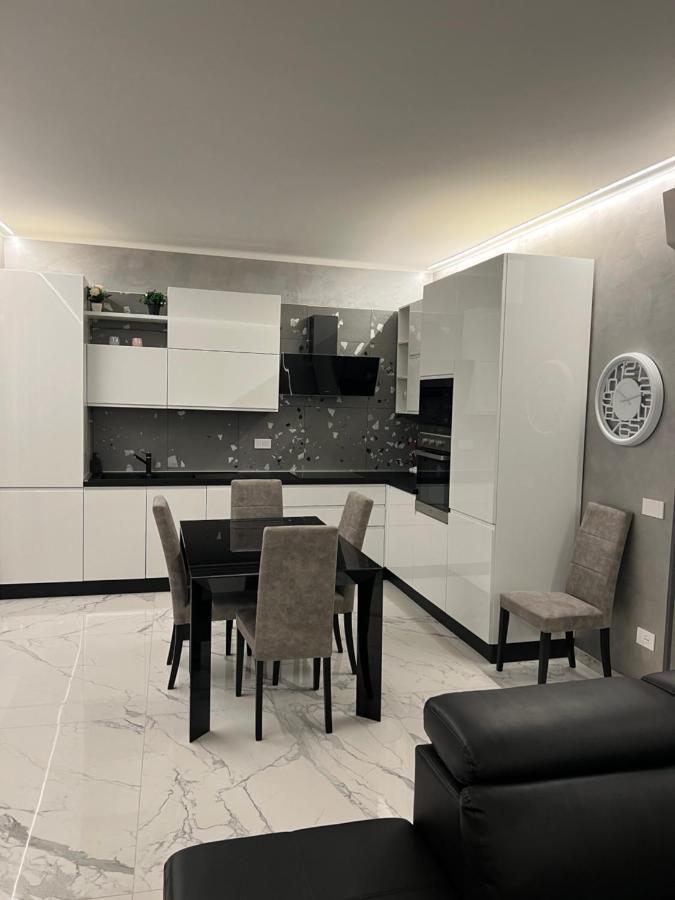 Corso Montecarlo Apartment Ventimiglia Bagian luar foto